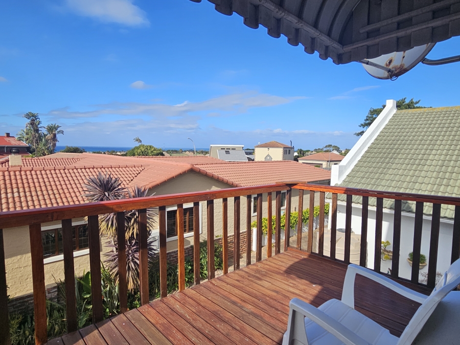 4 Bedroom Property for Sale in Wavecrest Eastern Cape